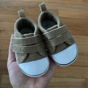 Carter’s 0-3m Corduroy Beige/Tan Shoes